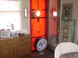 Measuring air leaks of a house with a Blower Door
